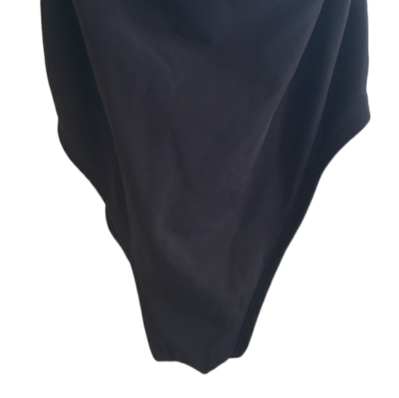 Vintage Inches Away Contrast Print One Piece Swimsuit - Picture 7 of 16